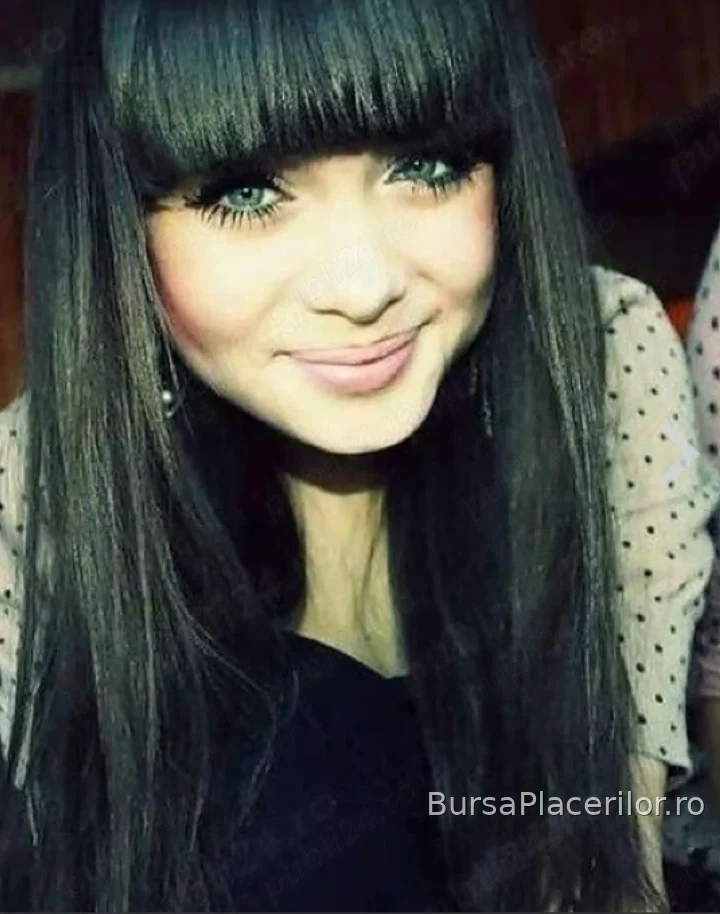 Frumoasa brunetă Oksana  este din nou alături de tine.