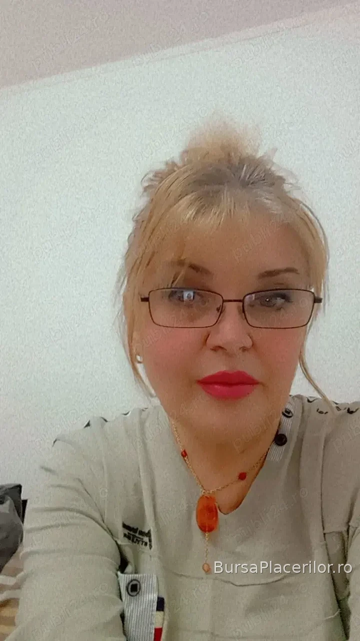 Doamna matura  _metrou universitatea - 0769165479