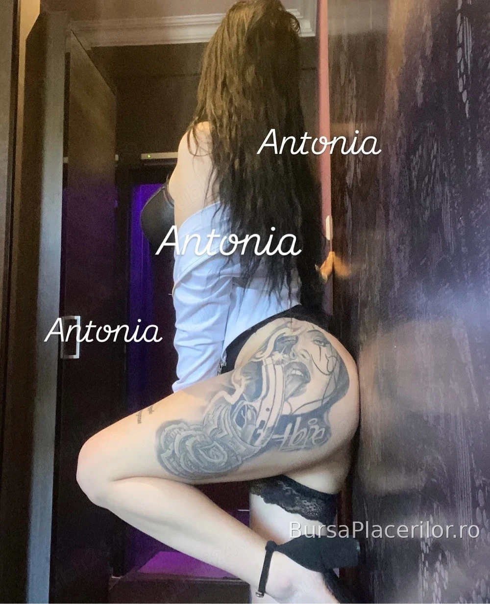 Antonia -Bruneta - 23 ani