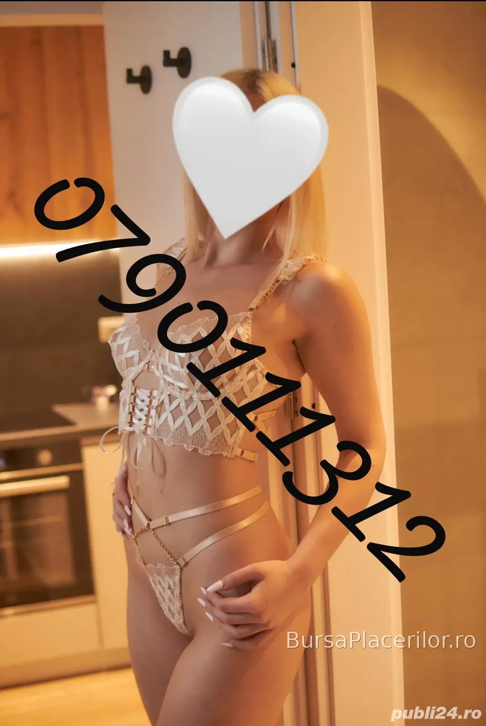Blondă,poze 100% Reale