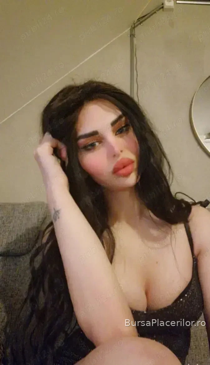 O transexuală feminină superbă activă și pasivă Vino să încerci dacă n ai minte te pup Te aștept kis - 0730486498