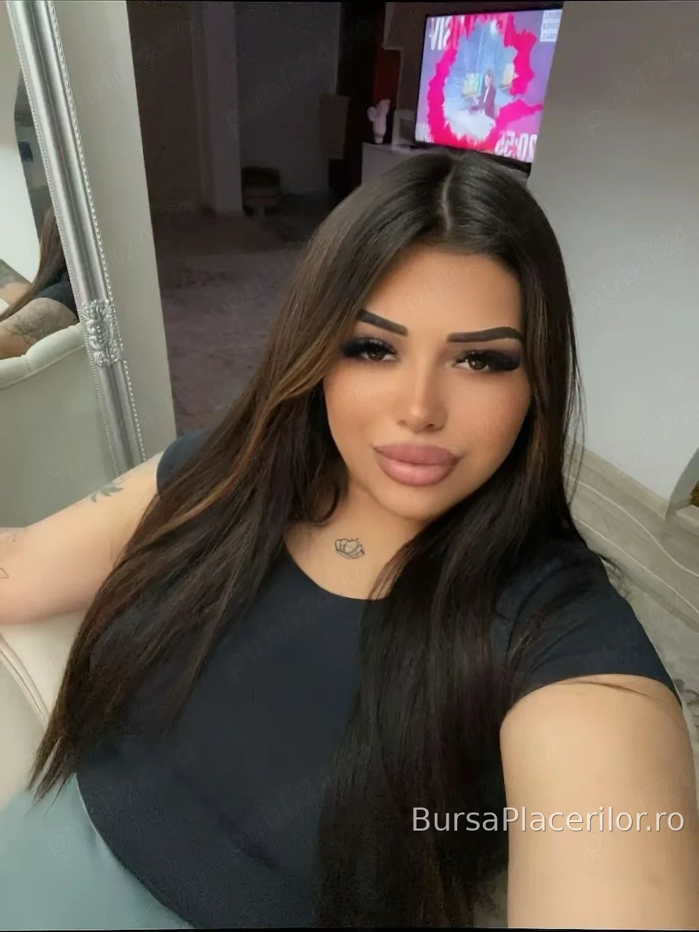 NEWW!!Fată latină cu forme voluptoase !