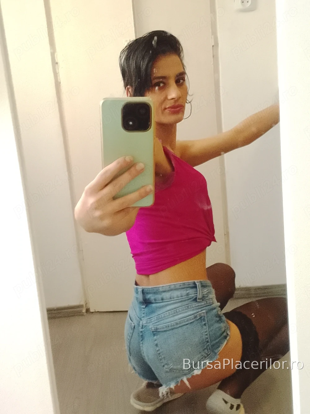 Bruneta slăbuță am 25ani - 0728382556