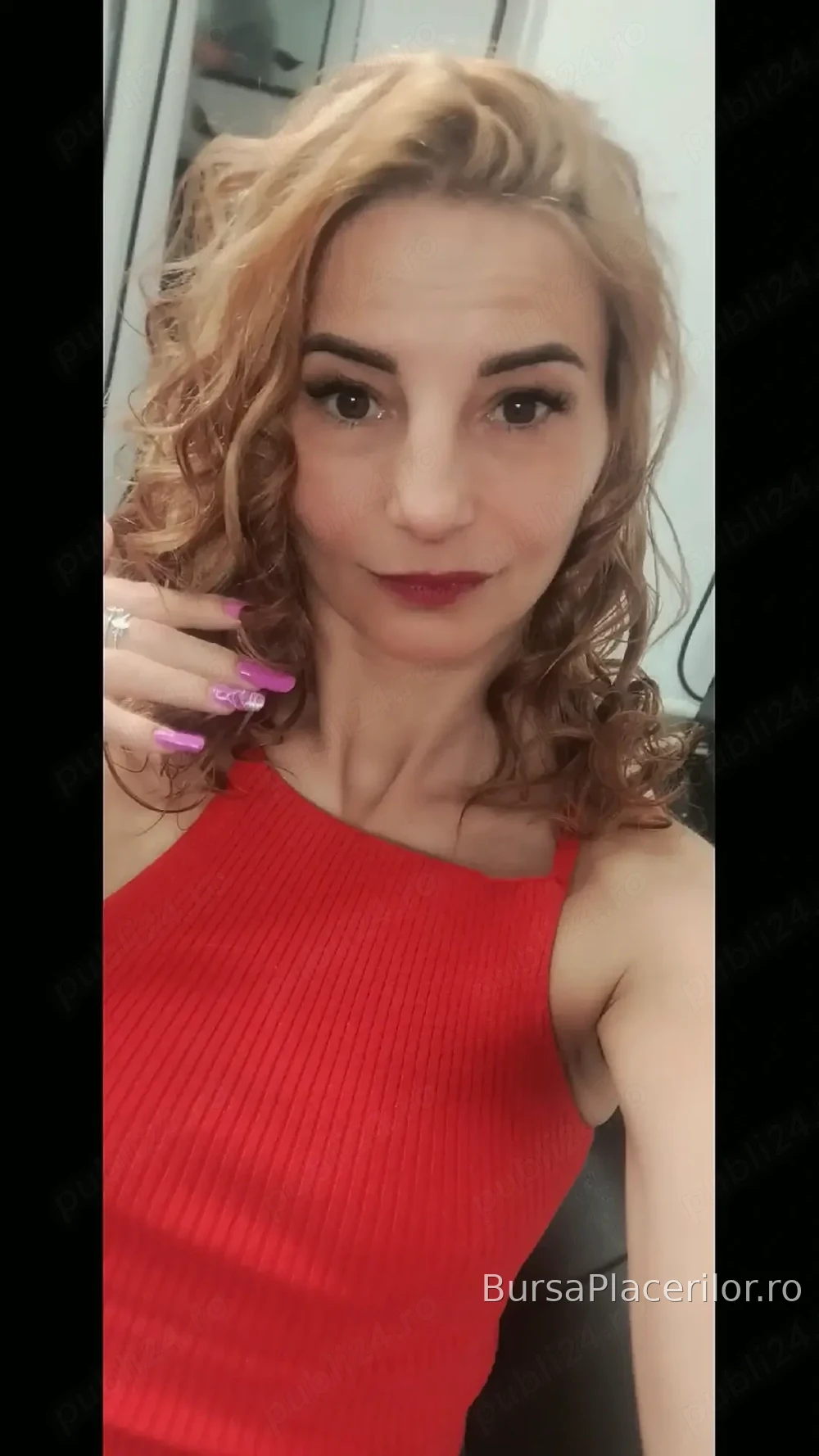 Profil real pozele îmi aparțin  Blondă 39 de ani.