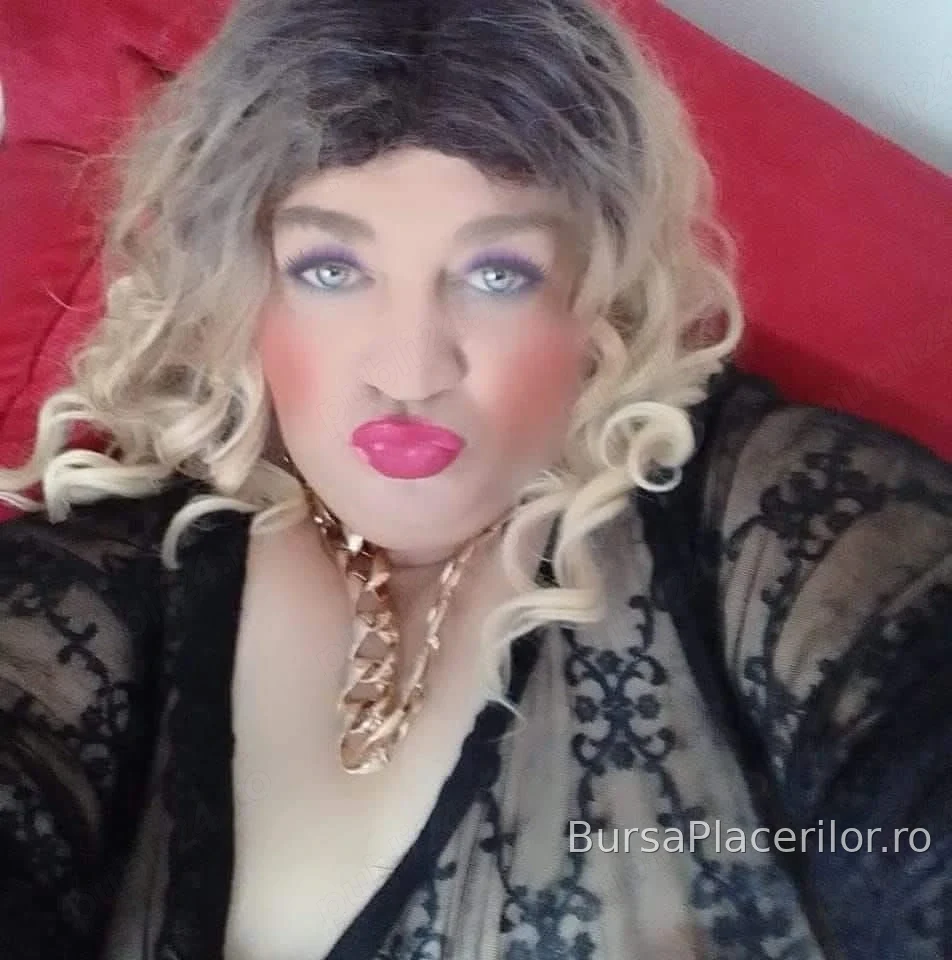 Transsexuala matură milf cu sâni singură în locația accepți și party