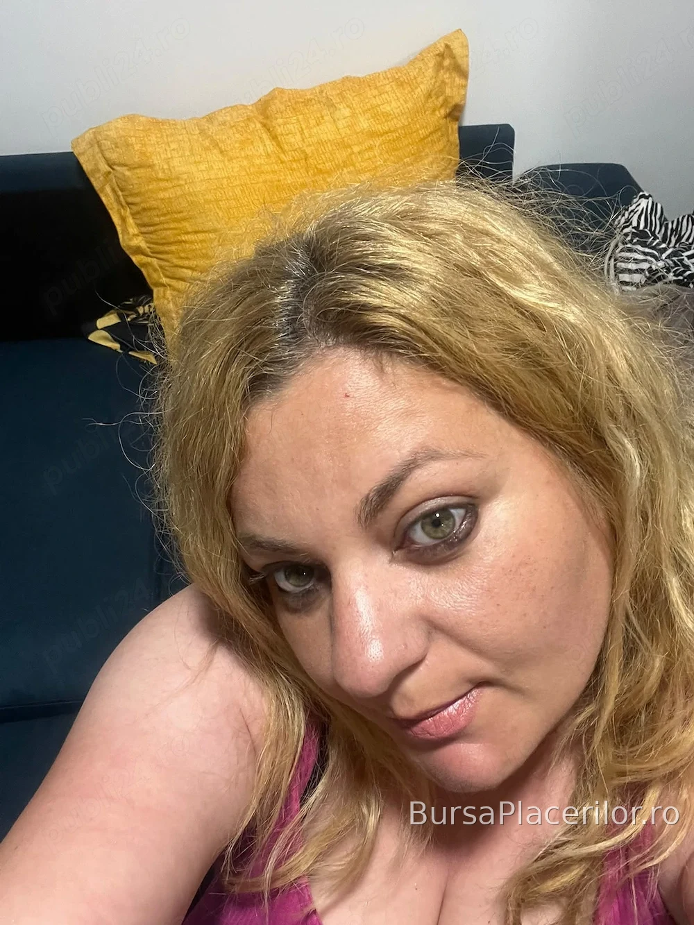 Bună sunt noua în orasi mă numesc adele