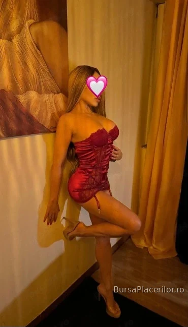 Blonda  slim infocata  locatie  si deplasarii Party girls poze reale