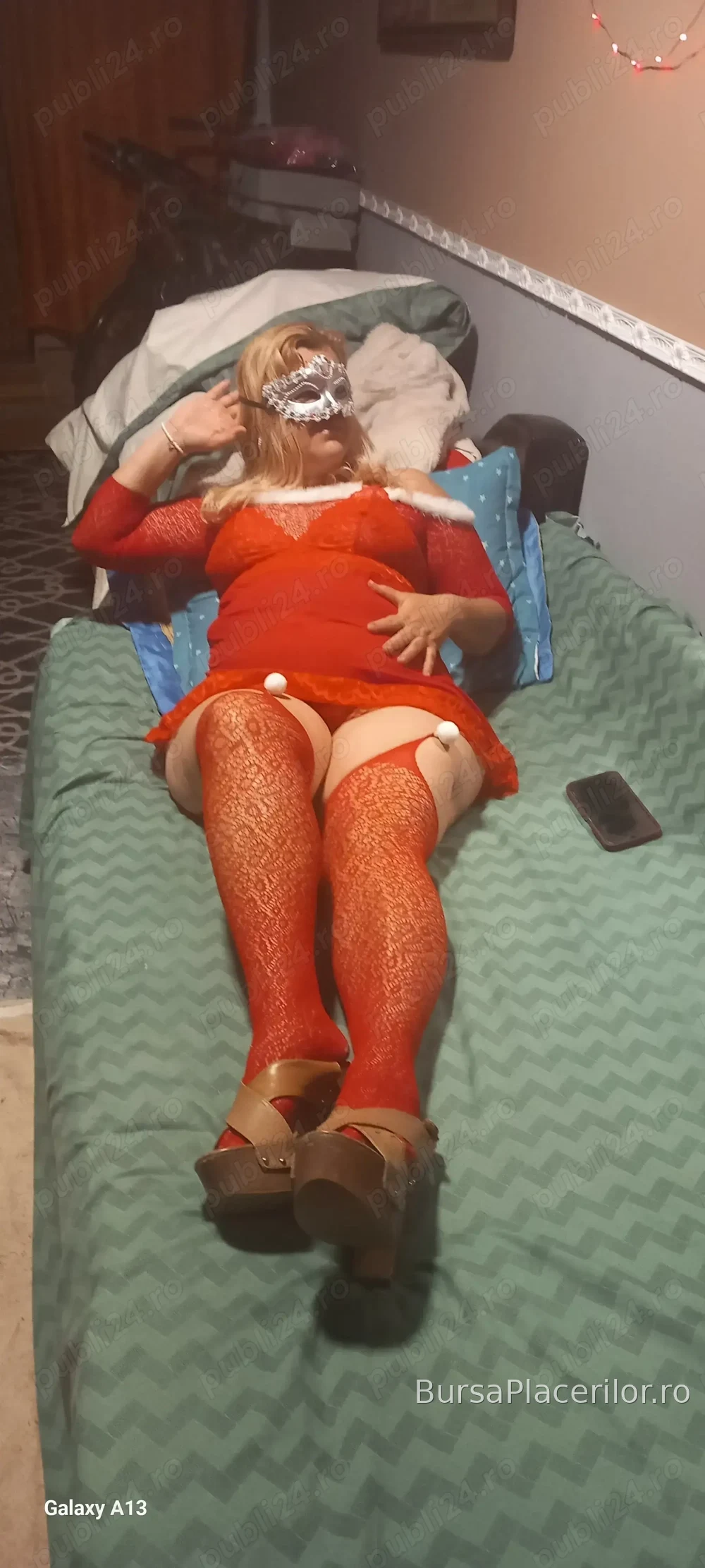 Doamna blonda 43 ani - 0746418118