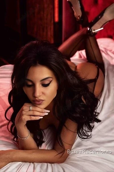Doar un apel ne desparte